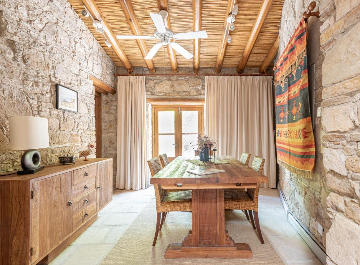 The Carob Tree Villa - Rustic Luxury Home With Access To Pool And Restaurant Larnaka Exterior foto