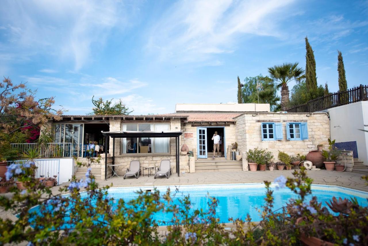 The Carob Tree Villa - Rustic Luxury Home With Access To Pool And Restaurant Larnaka Exterior foto